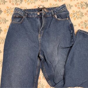 PrettyLittleThing Relaxed Fit Blue Jeans